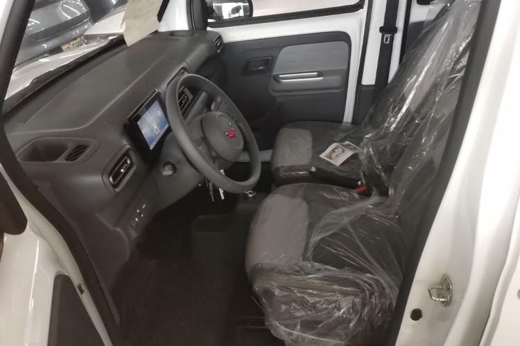 Used Wuling Zhiguang New Energy 2025 Model 305km Ambitious Edition Left Front Seat