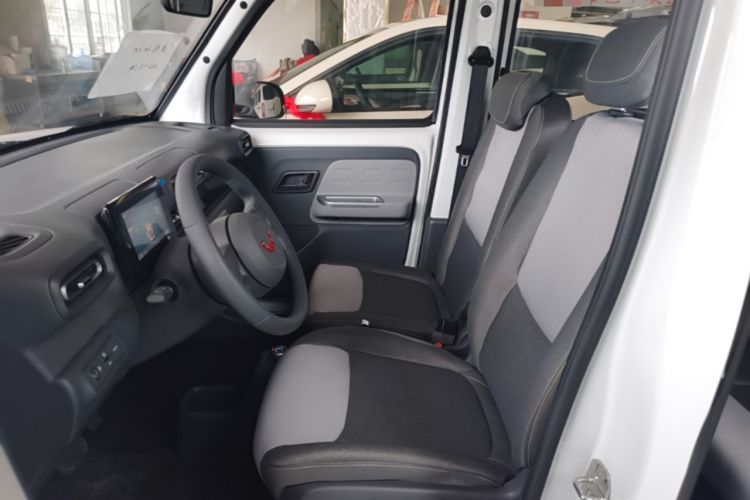 Used Wuling Zhiguang New Energy 2025 Model 305km Ambitious Edition Left Front Seat