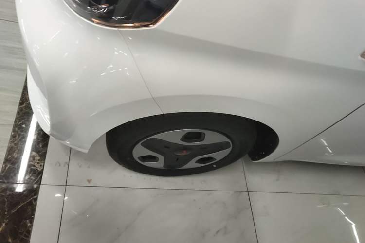 Used Wuling Zhiguang New Energy 2025 Comfort Model Left Front Wheel Hub