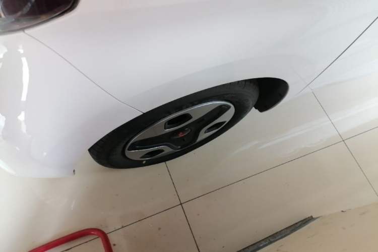 Used Wuling Zhiguang New Energy 2025 Comfort Model Left Front Wheel Hub