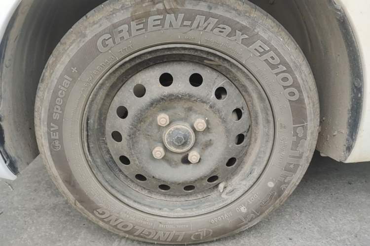 Used Wuling Zhiguang New Energy 2025 Standard Model Left Front Wheel Hub