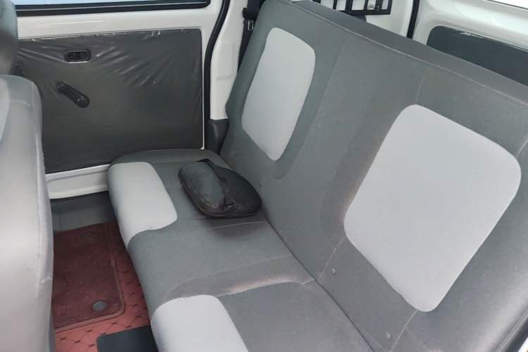 Used Wuling Zhiguang New Energy 2025 Model 305km Ambitious Edition Left Rear Seat
