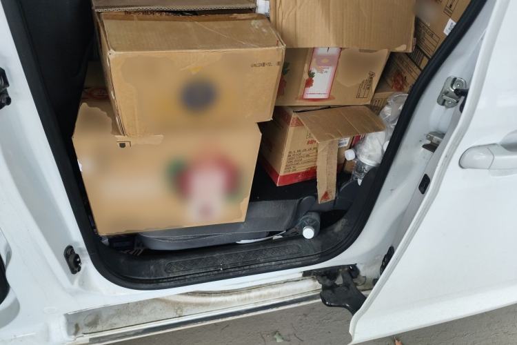 Used Wuling Zhiguang New Energy 2025 Model 305km Ambitious Edition Left Rear Seat