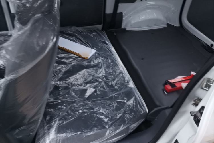 Used Wuling Zhiguang New Energy 2025 Model 305km Ambitious Edition Left Rear Seat