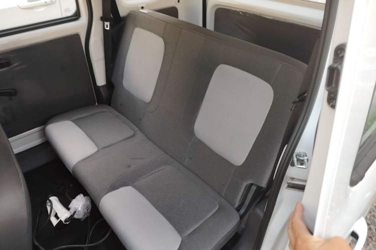 Used Wuling Zhiguang New Energy 2025 Model 305km Ambitious Edition Left Rear Seat