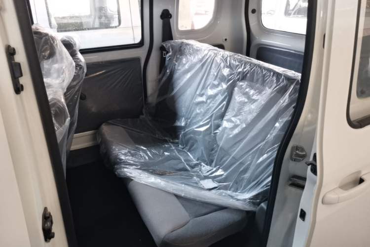 Used Wuling Zhiguang New Energy 2025 Model 305km Ambitious Edition Left Rear Seat