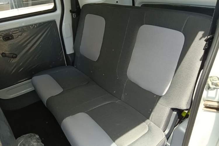 Used Wuling Zhiguang New Energy 2025 Model 305km Ambitious Edition Left Rear Seat