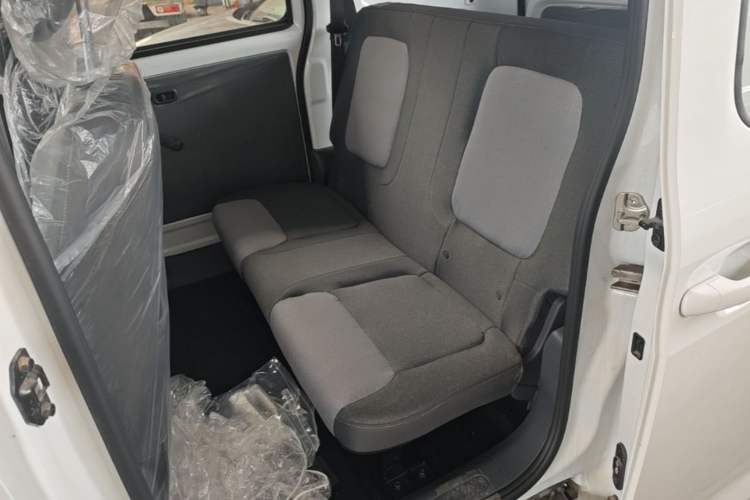 Used Wuling Zhiguang New Energy 2025 Model 305km Ambitious Edition Left Rear Seat
