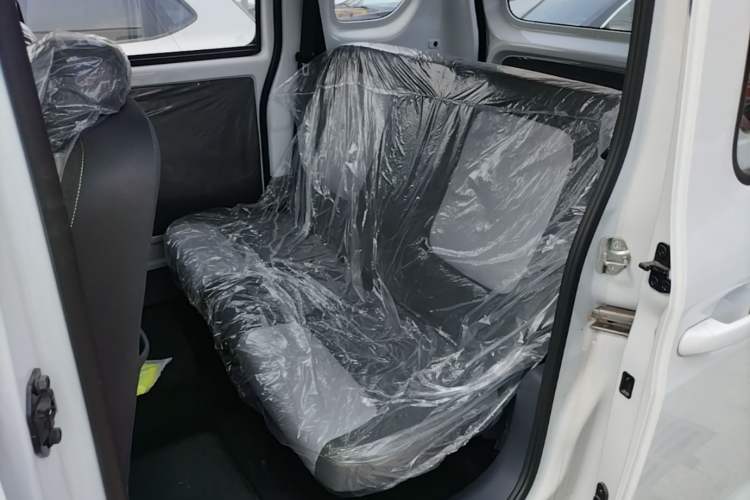 Used Wuling Zhiguang New Energy 2025 Model 305km Ambitious Edition Left Rear Seat