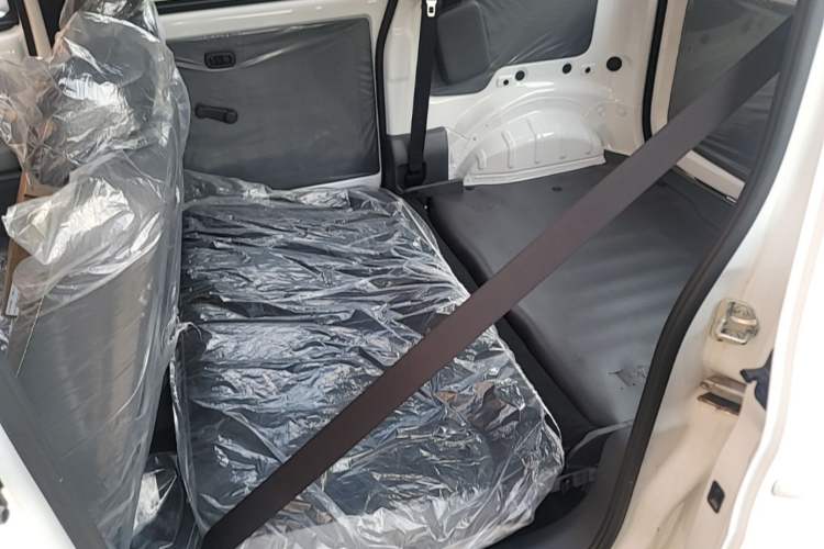 Used Wuling Zhiguang New Energy 2025 Model 305km Ambitious Edition Left Rear Seat