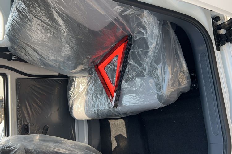 Used Wuling Zhiguang New Energy 2025 Model 305km Ambitious Edition Left Rear Seat