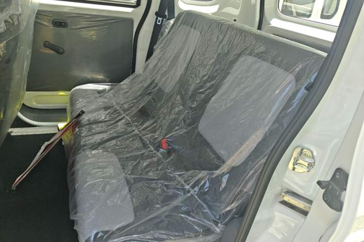 Used Wuling Zhiguang New Energy 2025 Model 305km Ambitious Edition Left Rear Seat