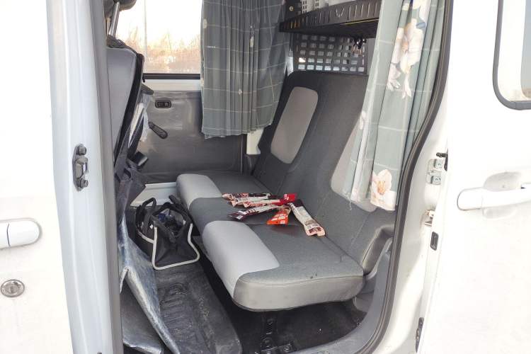 Used Wuling Zhiguang New Energy 2025 Model 305km Ambitious Edition Left Rear Seat