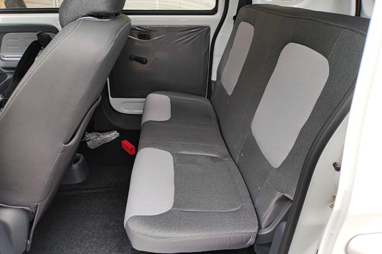 Used Wuling Zhiguang New Energy 2025 Model 305km Ambitious Edition Left Rear Seat