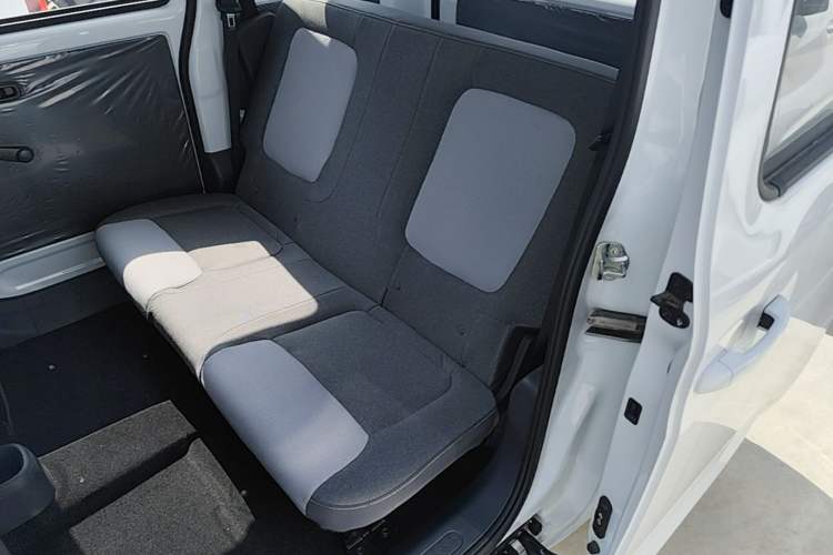 Used Wuling Zhiguang New Energy 2025 Model 305km Ambitious Edition Left Rear Seat