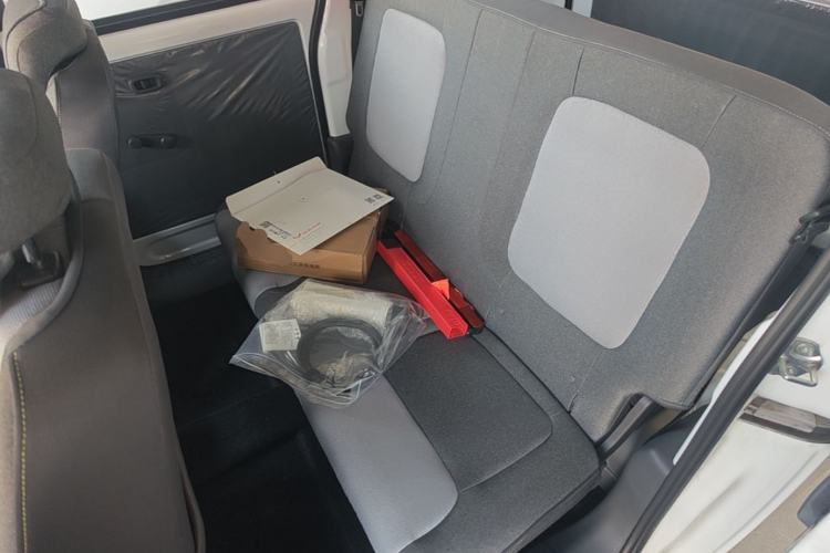 Used Wuling Zhiguang New Energy 2025 Model 305km Ambitious Edition Left Rear Seat