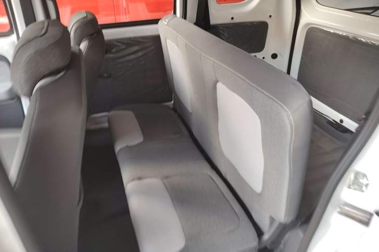 Used Wuling Zhiguang New Energy 2025 Model 305km Ambitious Edition Left Rear Seat