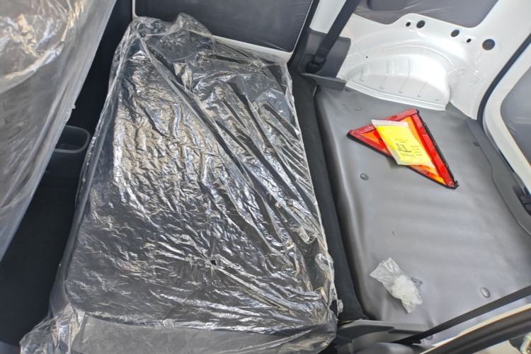 Used Wuling Zhiguang New Energy 2025 Model 305km Ambitious Edition Left Rear Seat