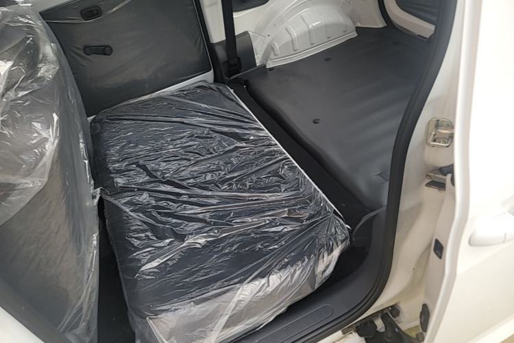 Used Wuling Zhiguang New Energy 2025 Model 305km Ambitious Edition Left Rear Seat
