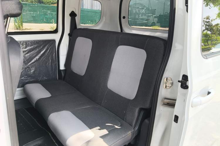 Used Wuling Zhiguang New Energy 2025 Model 305km Ambitious Edition Left Rear Seat