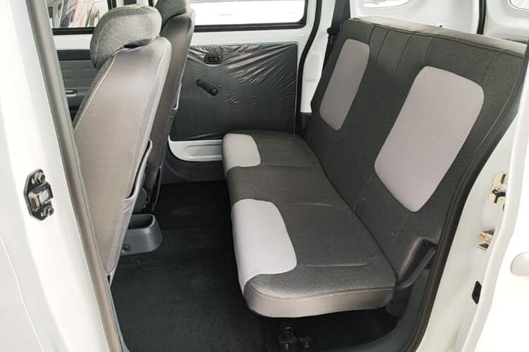 Used Wuling Zhiguang New Energy 2025 Model 305km Ambitious Edition Left Rear Seat