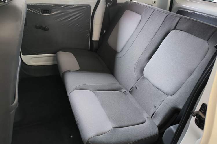 Used Wuling Zhiguang New Energy 2025 Model 305km Ambitious Edition Left Rear Seat