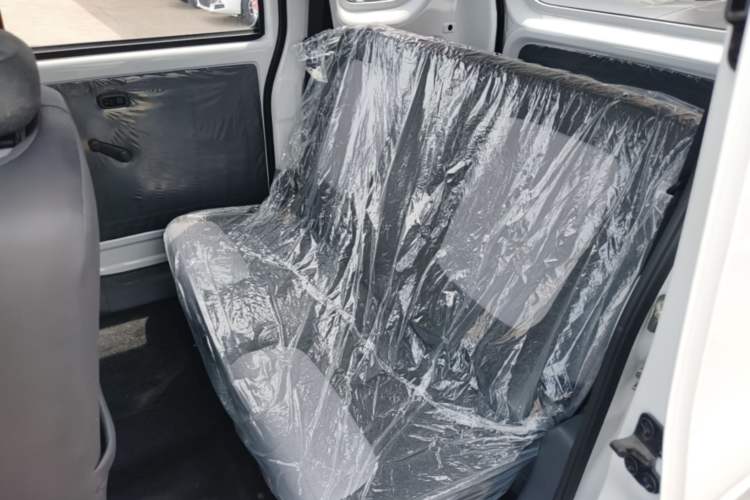 Used Wuling Zhiguang New Energy 2025 Model 305km Ambitious Edition Left Rear Seat
