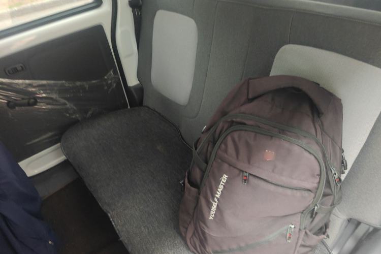 Used Wuling Zhiguang New Energy 2025 Model 305km Ambitious Edition Left Rear Seat