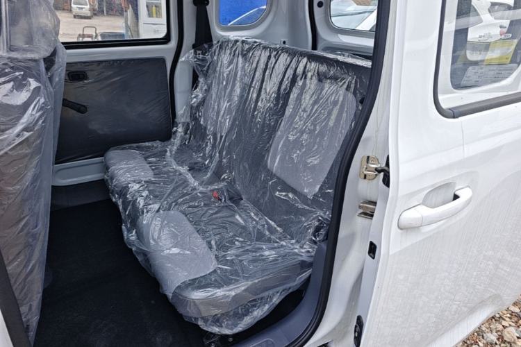 Used Wuling Zhiguang New Energy 2025 Model 305km Ambitious Edition Left Rear Seat