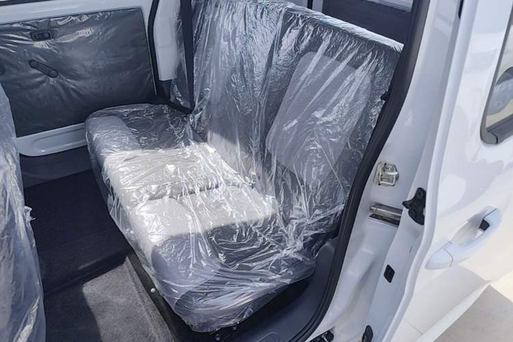 Used Wuling Zhiguang New Energy 2025 Model 305km Ambitious Edition Left Rear Seat