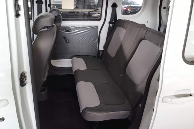 Used Wuling Zhiguang New Energy 2025 Model 305km Ambitious Edition Left Rear Seat