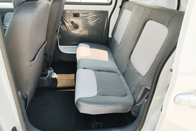 Used Wuling Zhiguang New Energy 2025 Model 305km Ambitious Edition Left Rear Seat