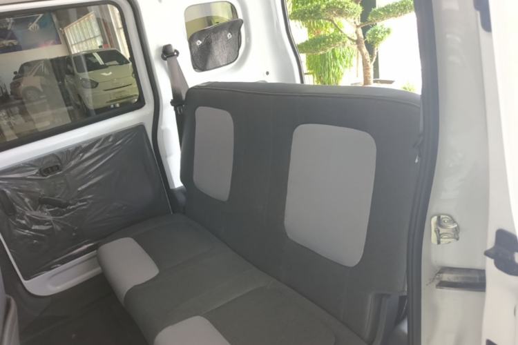 Used Wuling Zhiguang New Energy 2025 Model 305km Ambitious Edition Left Rear Seat