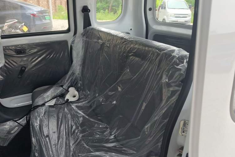 Used Wuling Zhiguang New Energy 2025 Comfort Model Left Rear Seat