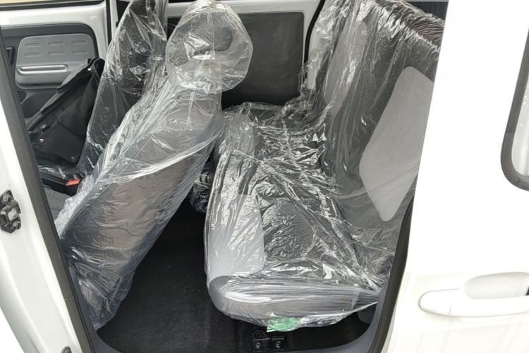 Used Wuling Zhiguang New Energy 2025 Model 305km Ambitious Edition Left Rear Seat