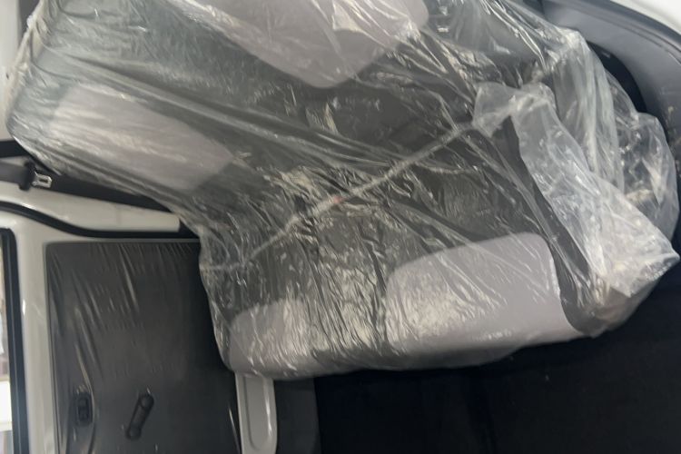 Used Wuling Zhiguang New Energy 2025 Model 305km Ambitious Edition Left Rear Seat