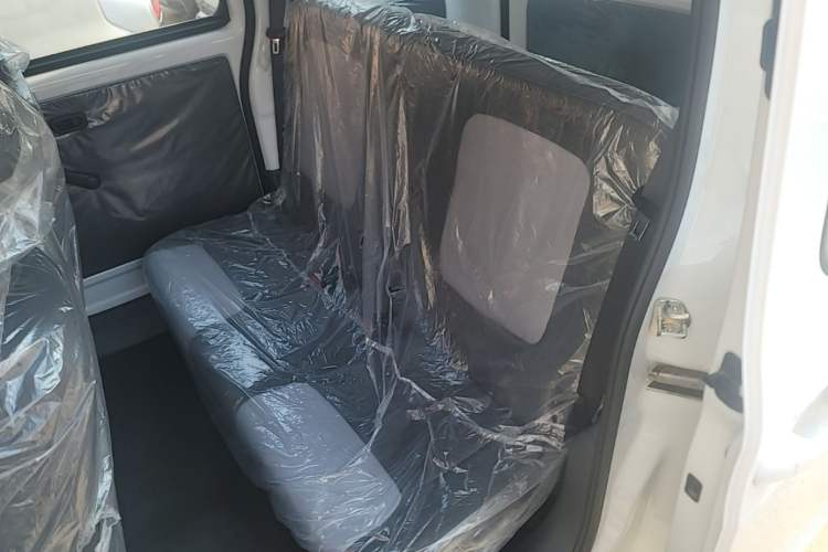 Used Wuling Zhiguang New Energy 2025 Model 305km Ambitious Edition Left Rear Seat