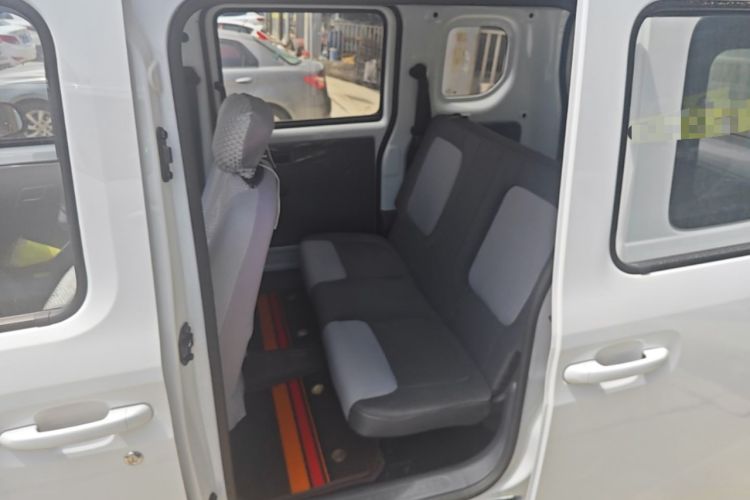 Used Wuling Zhiguang New Energy 2025 Model 305km Ambitious Edition Left Rear Seat