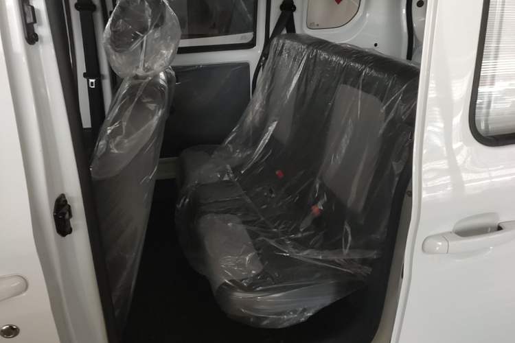 Used Wuling Zhiguang New Energy 2025 Model 305km Ambitious Edition Left Rear Seat