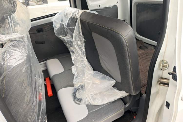 Used Wuling Zhiguang New Energy 2025 Model 305km Ambitious Edition Left Rear Seat