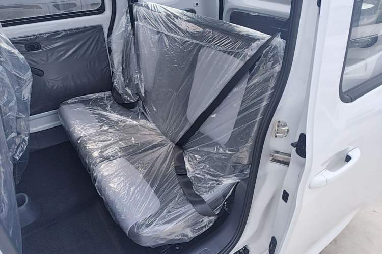 Used Wuling Zhiguang New Energy 2025 Model 305km Ambitious Edition Left Rear Seat
