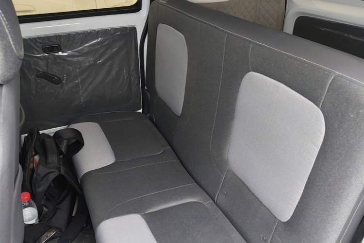 Used Wuling Zhiguang New Energy 2025 Model 305km Ambitious Edition Left Rear Seat