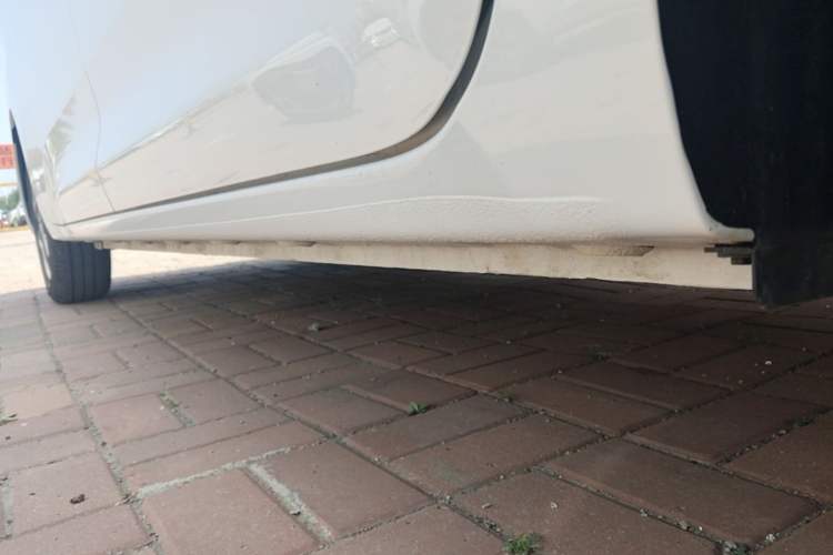 Used Wuling Zhiguang New Energy 2025 Standard Model Left Side Sill