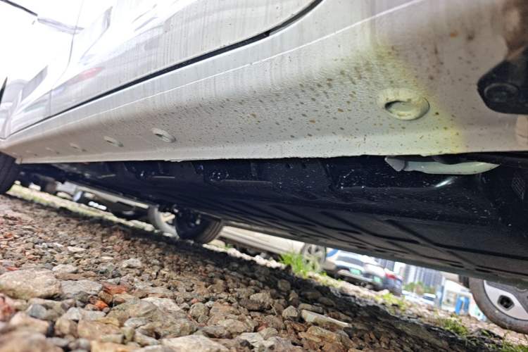 Used Wuling Zhiguang New Energy 2025 Model 305km Ambitious Edition Left Side Sill