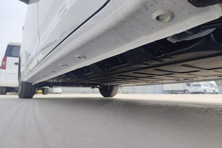 Used Wuling Zhiguang New Energy 2025 Model 305km Ambitious Edition Left Side Sill