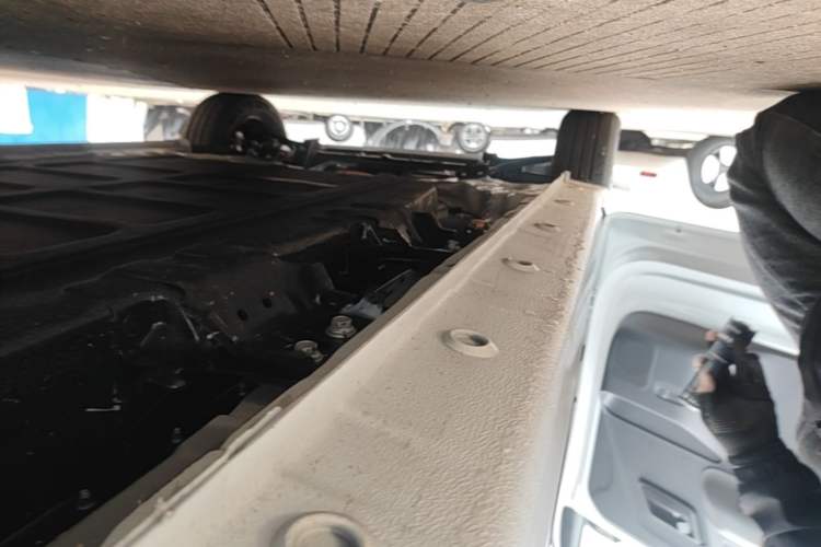 Used Wuling Zhiguang New Energy 2025 Model 305km Ambitious Edition Left Side Sill