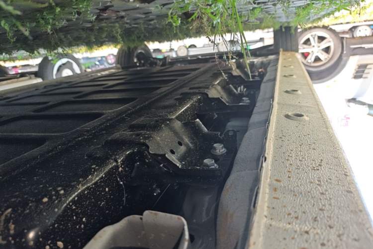 Used Wuling Zhiguang New Energy 2025 Model 305km Ambitious Edition Left Side Sill
