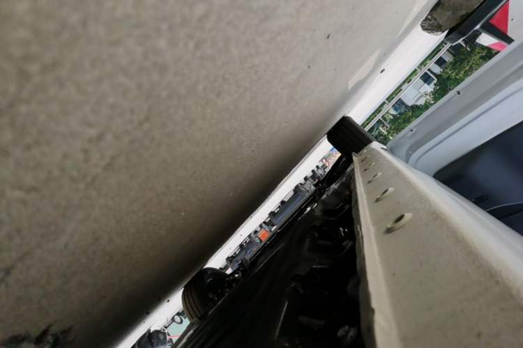 Used Wuling Zhiguang New Energy 2025 Model 305km Ambitious Edition Left Side Sill