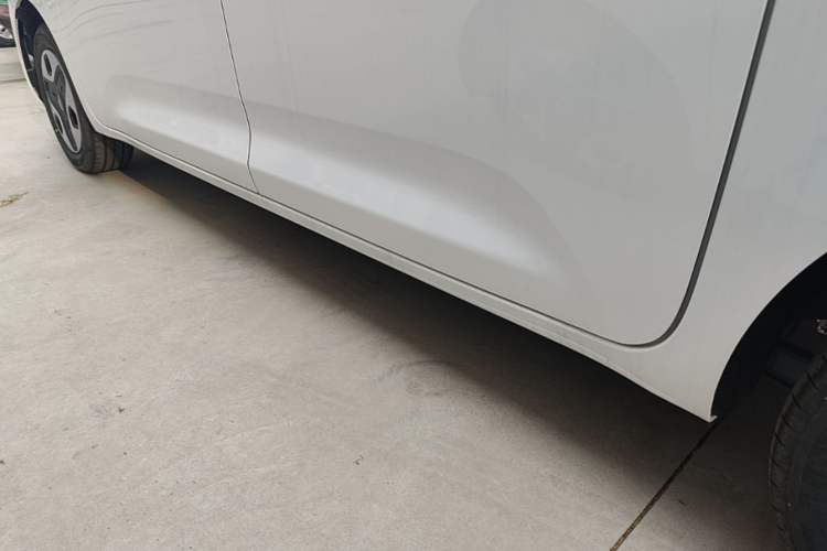 Used Wuling Zhiguang New Energy 2025 Model 305km Ambitious Edition Left Side Sill