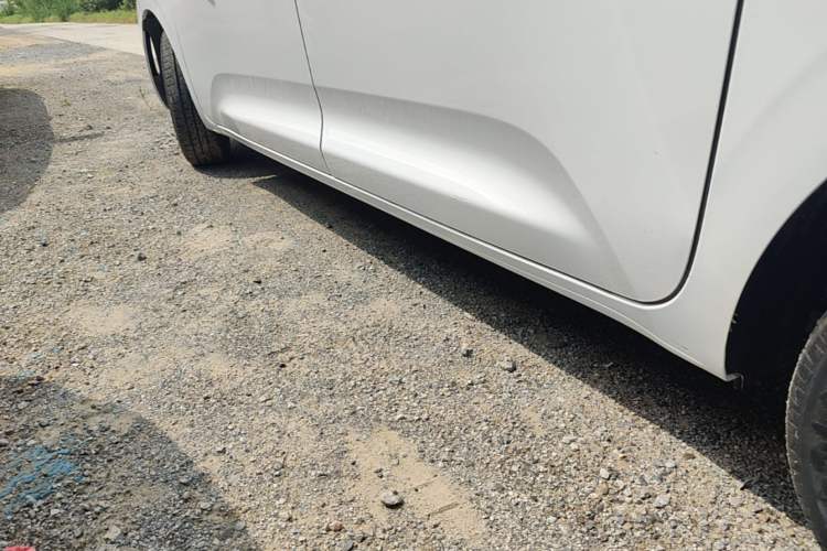 Used Wuling Zhiguang New Energy 2025 Standard Model Left Side Sill